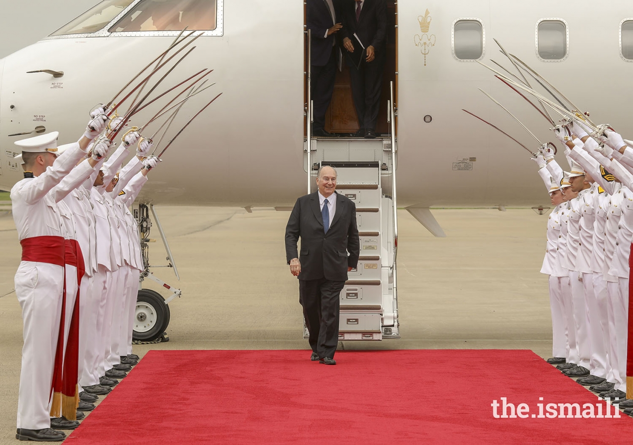 Upon his arrival, Mawlana Hazar Imam was given a sabre salute by the Texas A&M Ross Volunteers, the State of Texas’ official honor guard.