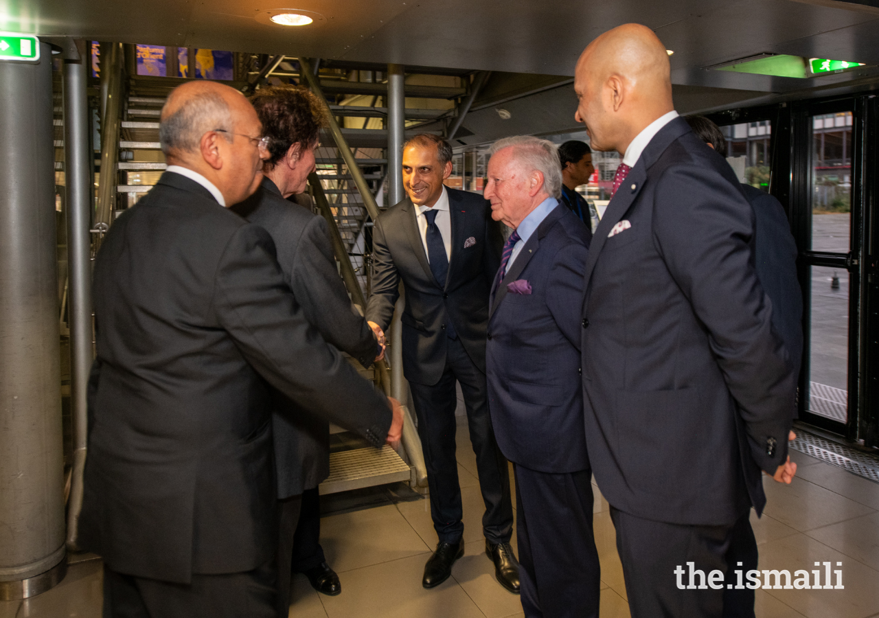 Shamir Samdjee, the Ismaili Imamat’s Official Representative to France, greets Jack Lang, President of L'Institut du Monde Arabe.