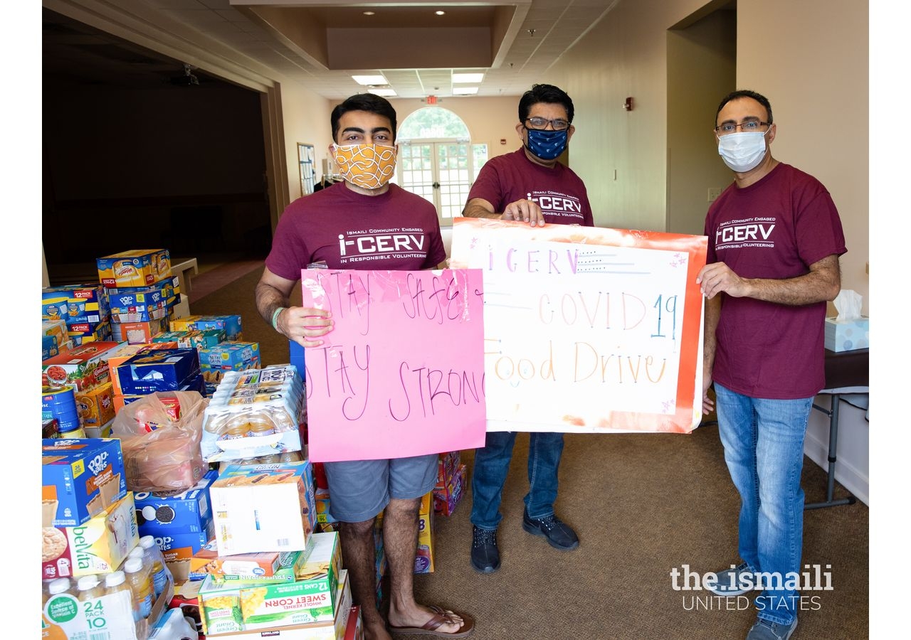 I-CERV volunteers in Memphis collect non-perishable food donations and messages of hope and support for the Mid-South Food Bank.