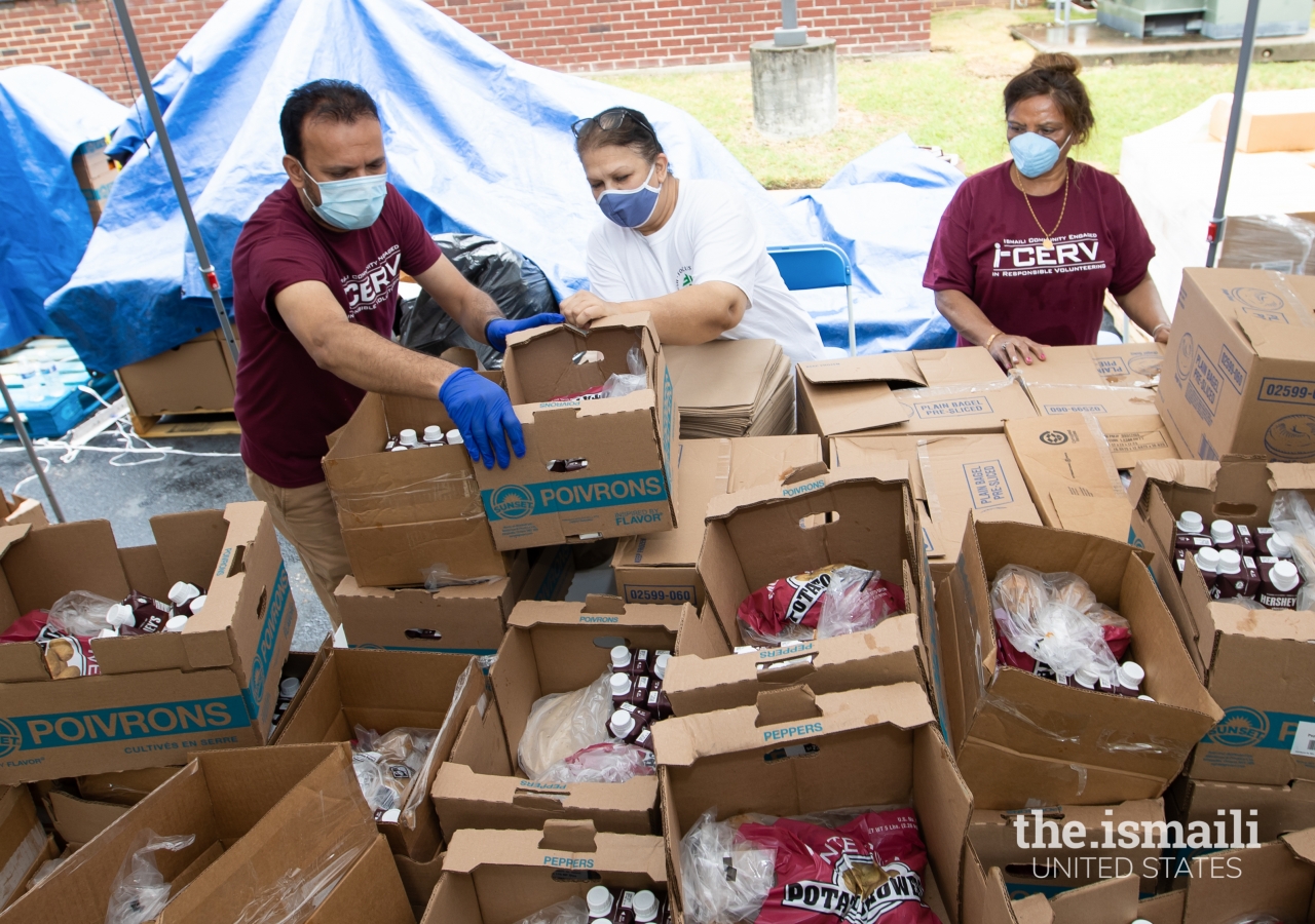 I-CERV and FOCUS  volunteers prepared over 350 boxes of food for families suffering from the economic effects of the COVID-19 pandemic.