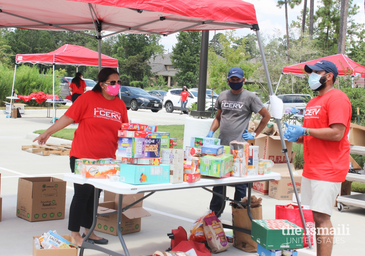 I-CERV volunteers sorting donations during the food drive at the Ismaili Jamatkhana in Spring, TX.