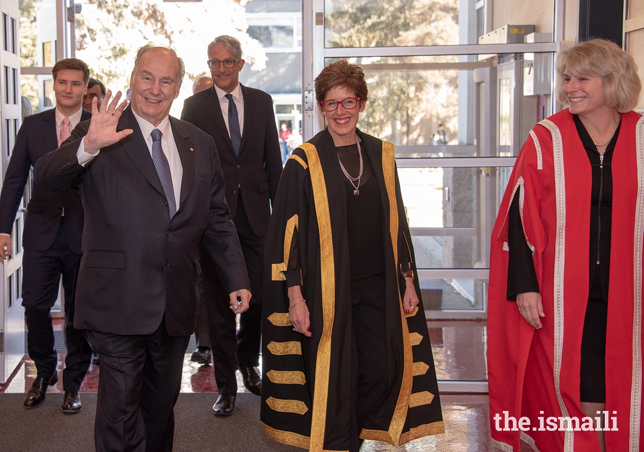 Mawlana Hazar Imam together with Prince Aly Muhammad and leaders from the Jamat, AKDN, and the University of Calgary, arrive at the Rozsa Centre where Hazar Imam was conferred with the University’s highest academic honour.