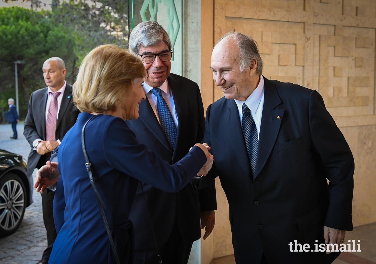 Mawlana Hazar Imam welcomes President of the Assembly of the Republic, His Excellency Eduardo Ferro Rodrigues and his wife Maria Filomena Lopes Peixoto de Aguiar to the Ismaili Centre in Lisbon for the 2019 GCP Annual Pluralism Lecture.