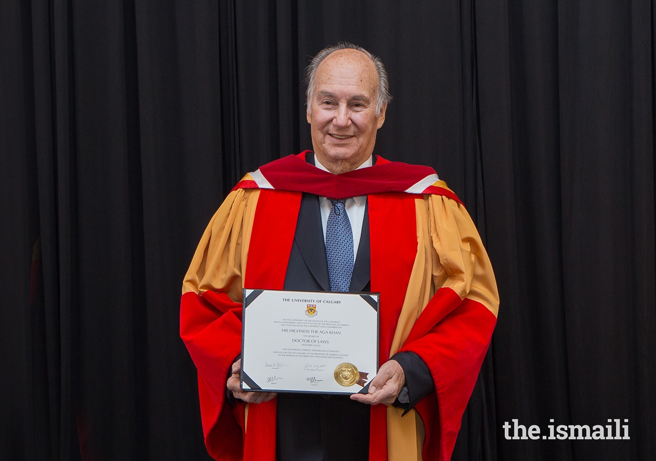 Mawlana Hazar Imam poses for a photo following a ceremony where he was conferred with an honorary Doctor of Laws degree by the University of Calgary in recognition of his “impact and spirit,” which Chancellor Deborah Yedlin noted “have been felt by millions of people.”