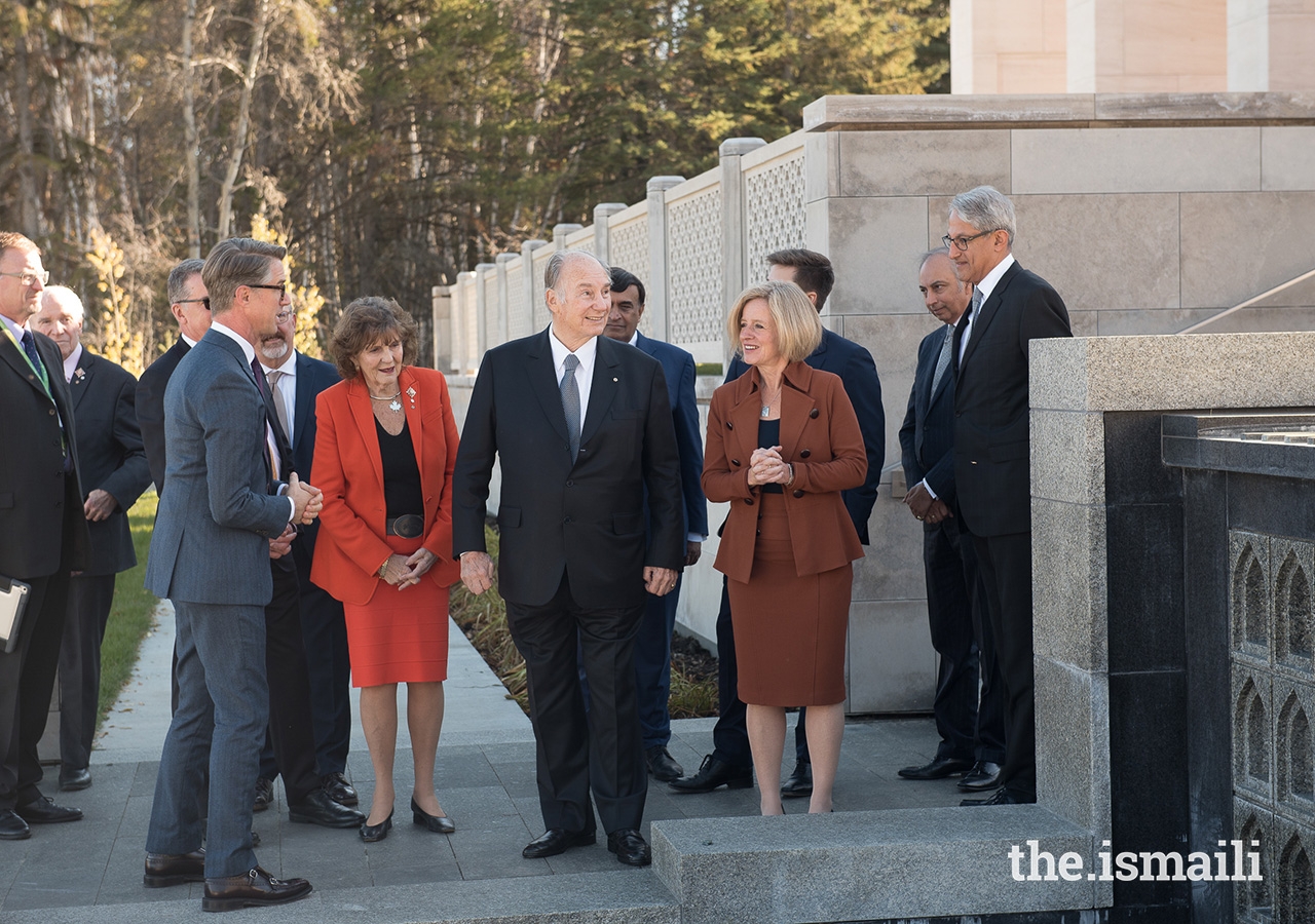 Mawlana Hazar Imam along with Premier of Alberta Rachel Notley and Lieutenant Governor of Alberta Lois Mitchell tour the Garden with landscape architect Thomas Woltz.