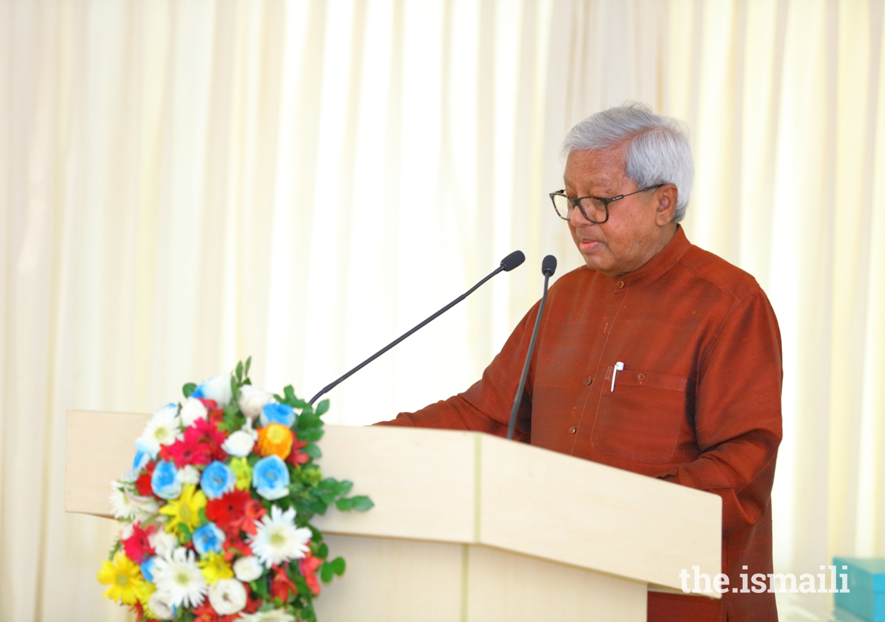 Sir Fazle Hasan Abed, Founder and Chairman of BRAC, delivers the keynote address to guests gathered at the Ismaili Jamatkhana and Centre, Dhaka.