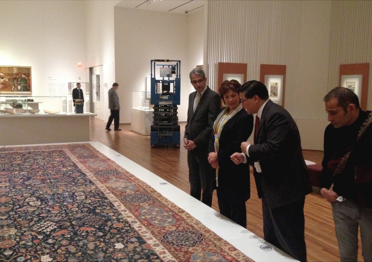 BC Premier Christy Clark tours the Aga Khan Museum with Museum Director Dr Henry Kim and Ismaili Council President President Malik Talib. Jordan McPhee