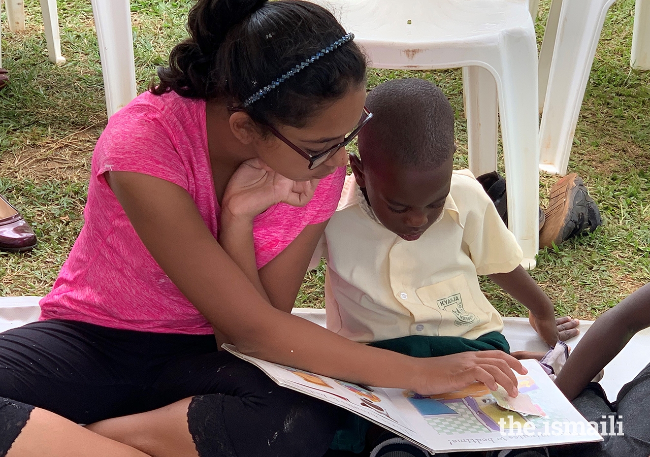 Nine TKN volunteers between the ages of 7 and 10 collected good quality, age-appropriate books from members of the Jamat in Kampala to donate to the school.