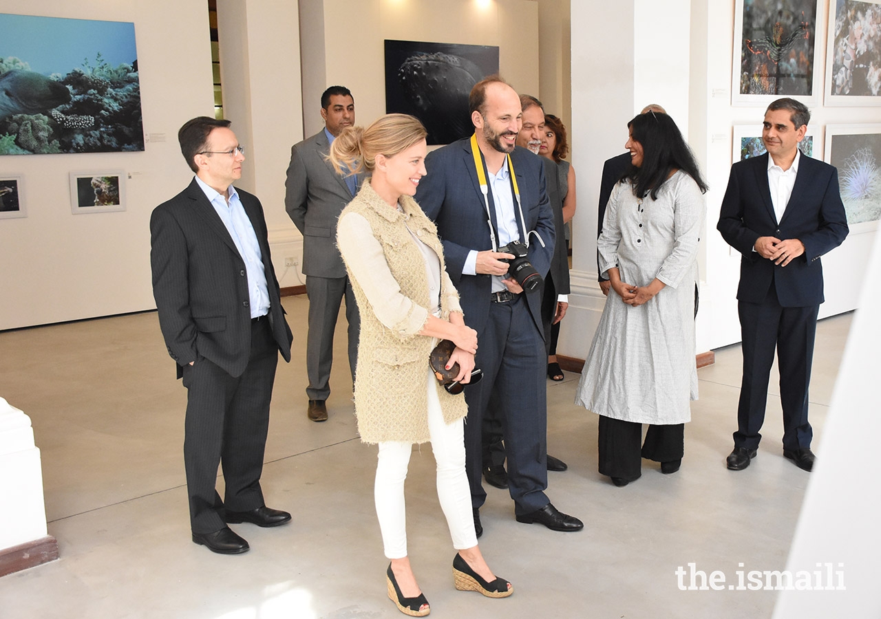 Prince Hussain and his fiancée Miss Elizabeth Hoag enjoy a light moment with members of the National Council and AKDN, during a tour of the Exhibition Gallery, held at Nairobi’s landmark Town Jamatkhana.