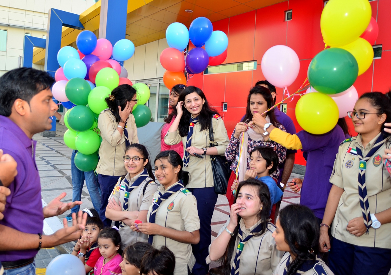 Aga Khan Scouts and Guides and volunteers from Oxygen Management Consultants prepare to spread smiles at the Rashid Hospital Trauma Center on the New Year&#039;s Eve. Habib Hussain