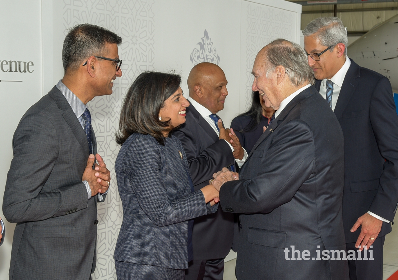 President Zahra Somani and Altaf Somani welcome Mawlana Hazar Imam on behalf of the Edmonton & Prairies Jamats.