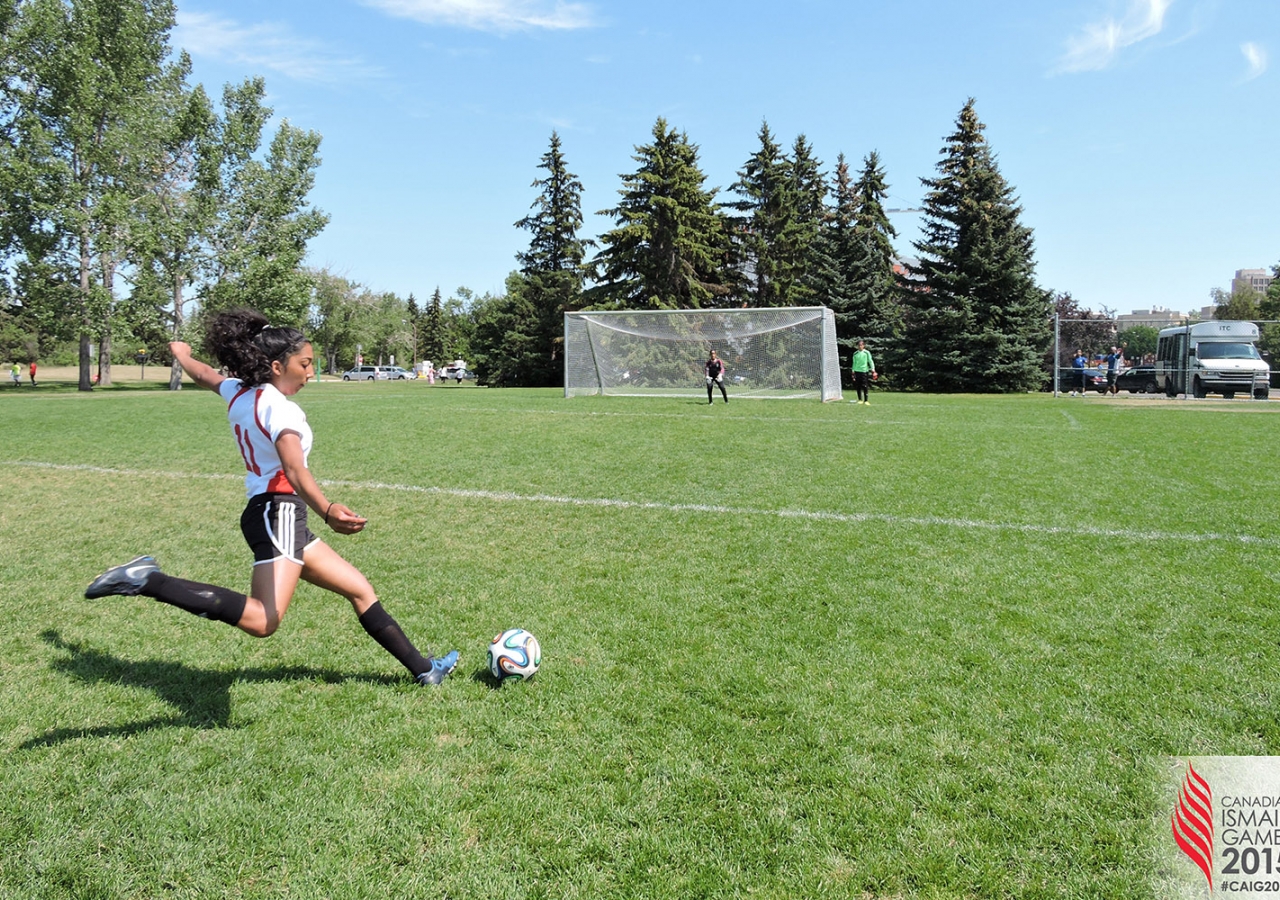 Iman Kassam of Team Ontario bends it like Sinclair! Ismaili Council for Canada