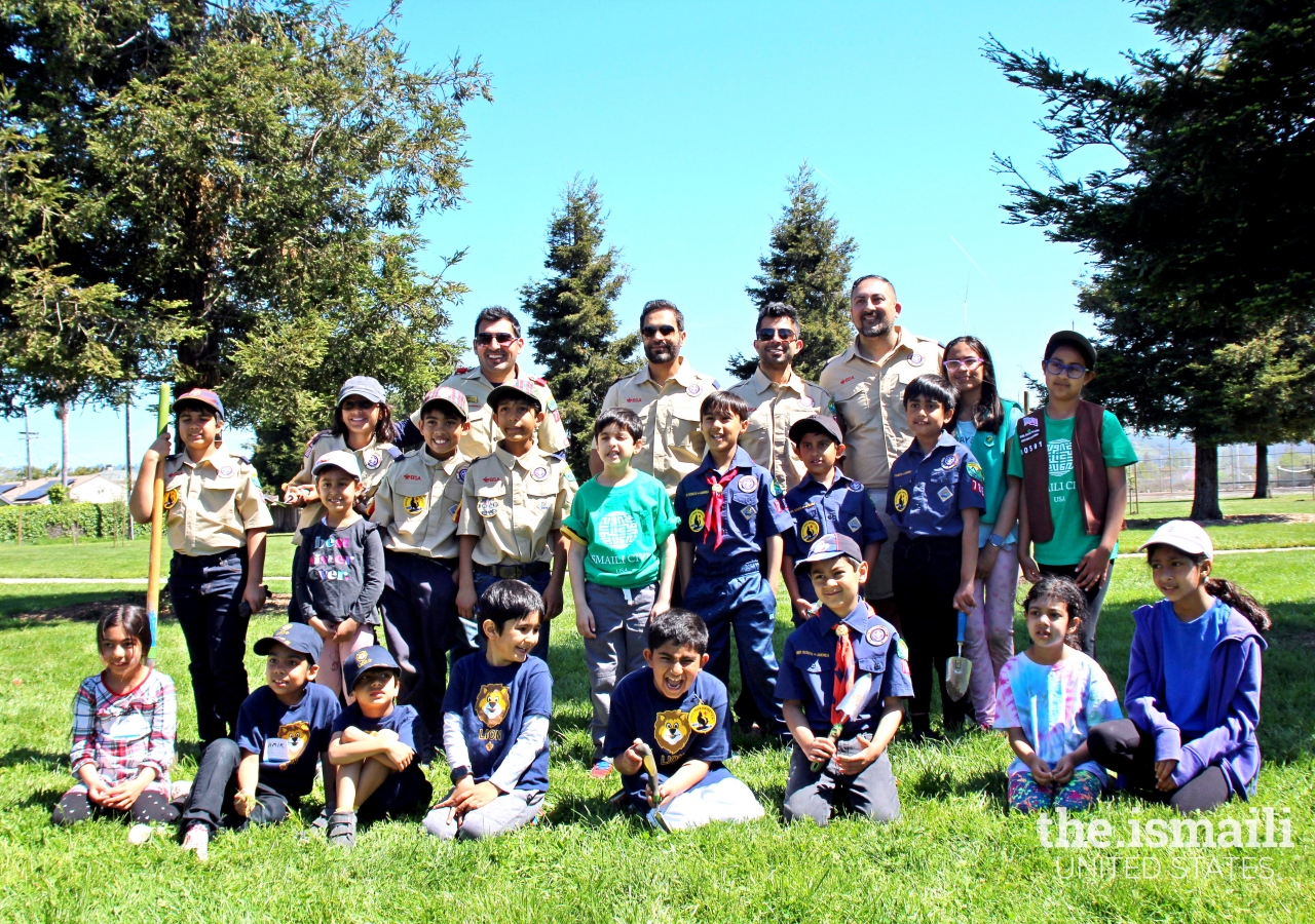 Scouts and Ismaili CIVIC volunteers to work with HandsOn Bay Area and the City of San Leandro to plant trees on Earth Day 2023.