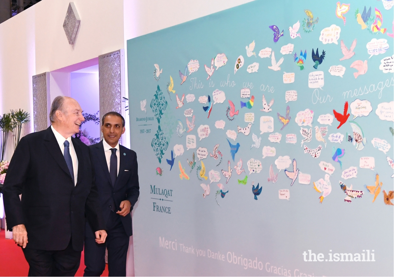 Mawlana Hazar Imam admires artwork of the France jurisdiction Jamat; Murids young and old conveyed messages of love, affection, and gratitude to Hazar Imam on the occasion of his Diamond Jubilee.