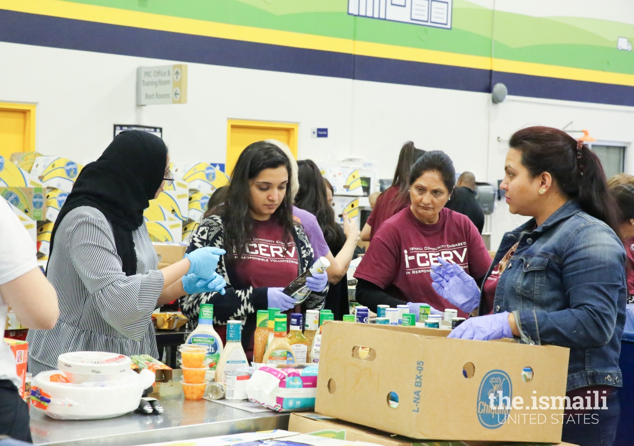 I-CERV volunteers at a food bank in the Southeast.