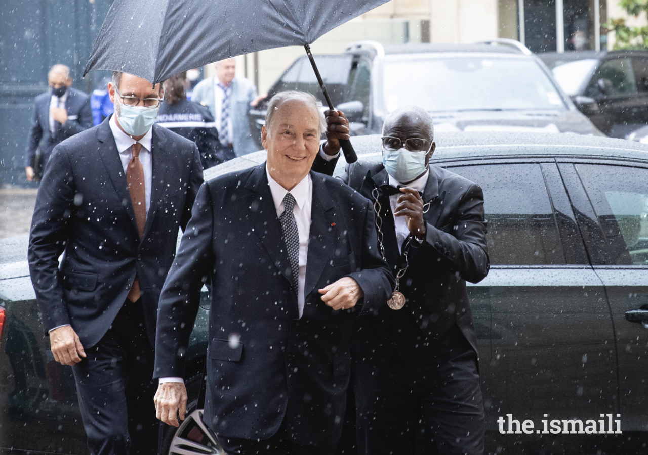 Mawlana Hazar Imam et Prince Rahim arrivent à l'Hôtel de Matignon, la résidence officielle du Premier ministre français