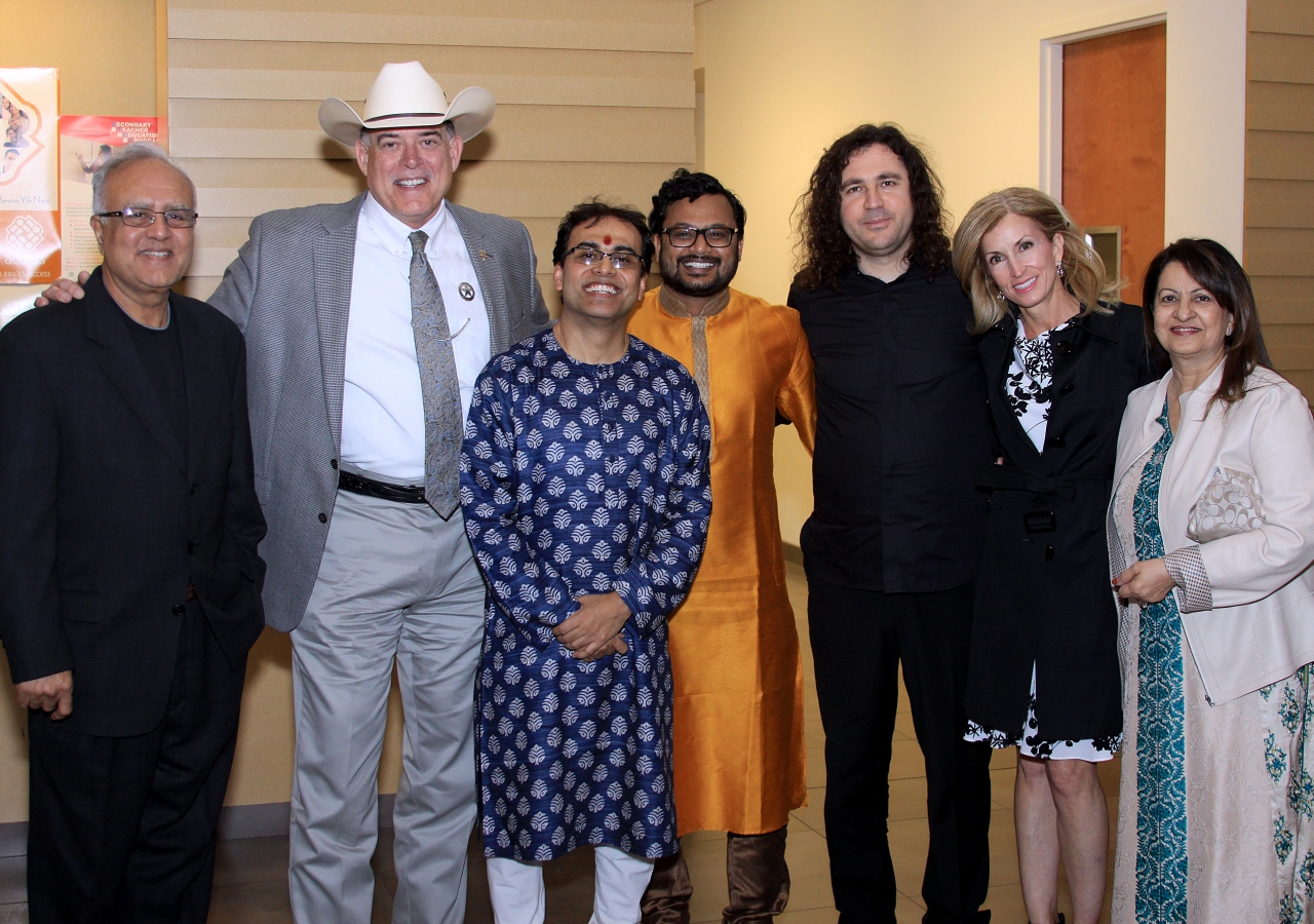 Sheriff Jim Skinner of Collin County and his wife with Sandeep Das and HUM ensemble after enjoying their performance.