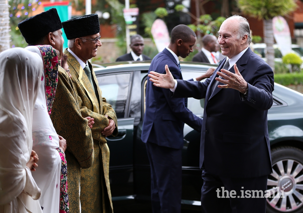 Mawlana Hazar Imam is received by Mukhi Saheb, Mukhiani Saheba, Kamadia Saheb, and Kamadiani Saheba at the Darkhana Jamatkhana and Parklands complex.