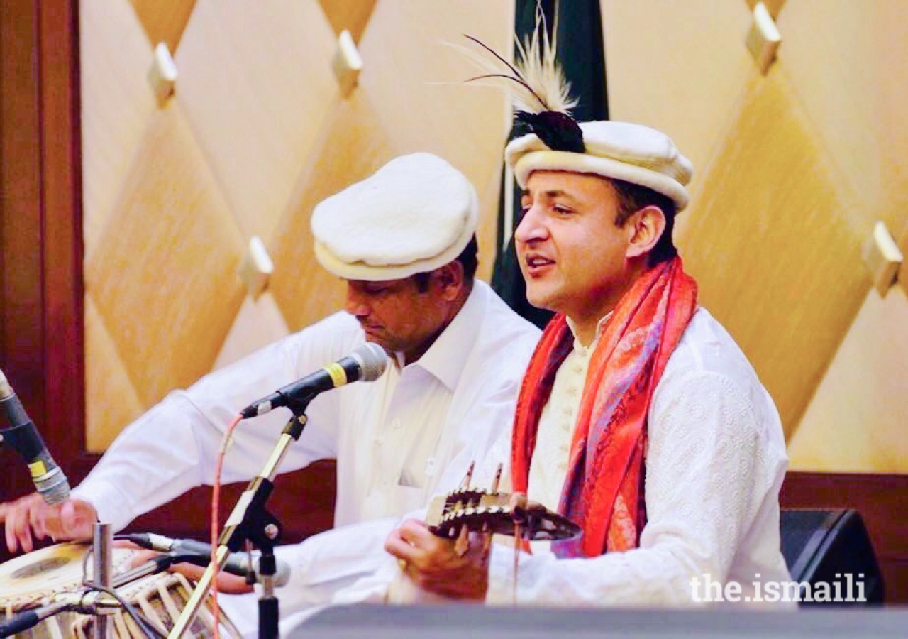 Shahid Qalandar plays the traditional Central Asian rubab at the Jubilee Arts Festival in Los Angeles in 2018.