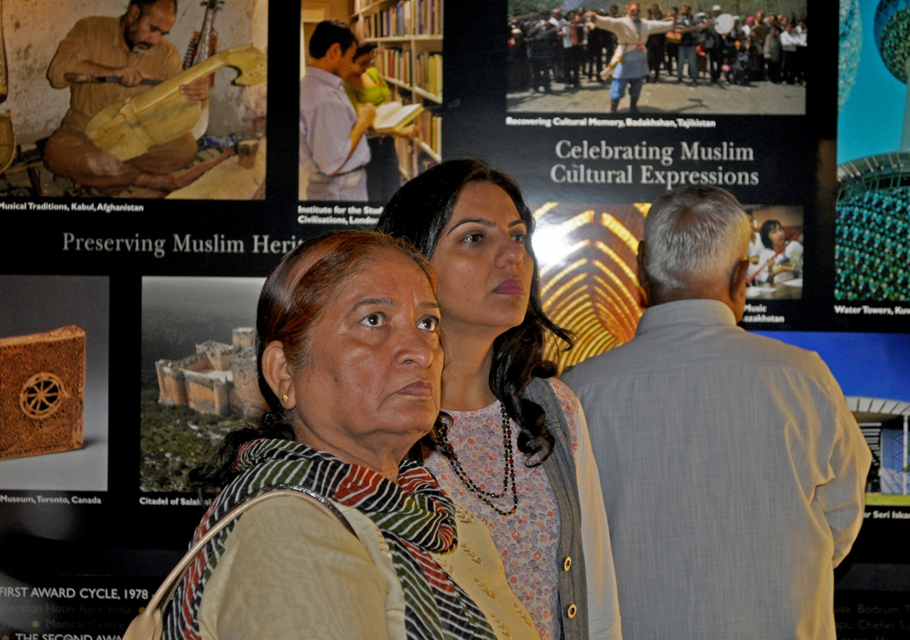 Members of the Jamat take in RAYS OF LIGHT in Sydney. The exhibition just completed its tour of Australia and New Zealand. Ismaili Council for ANZ