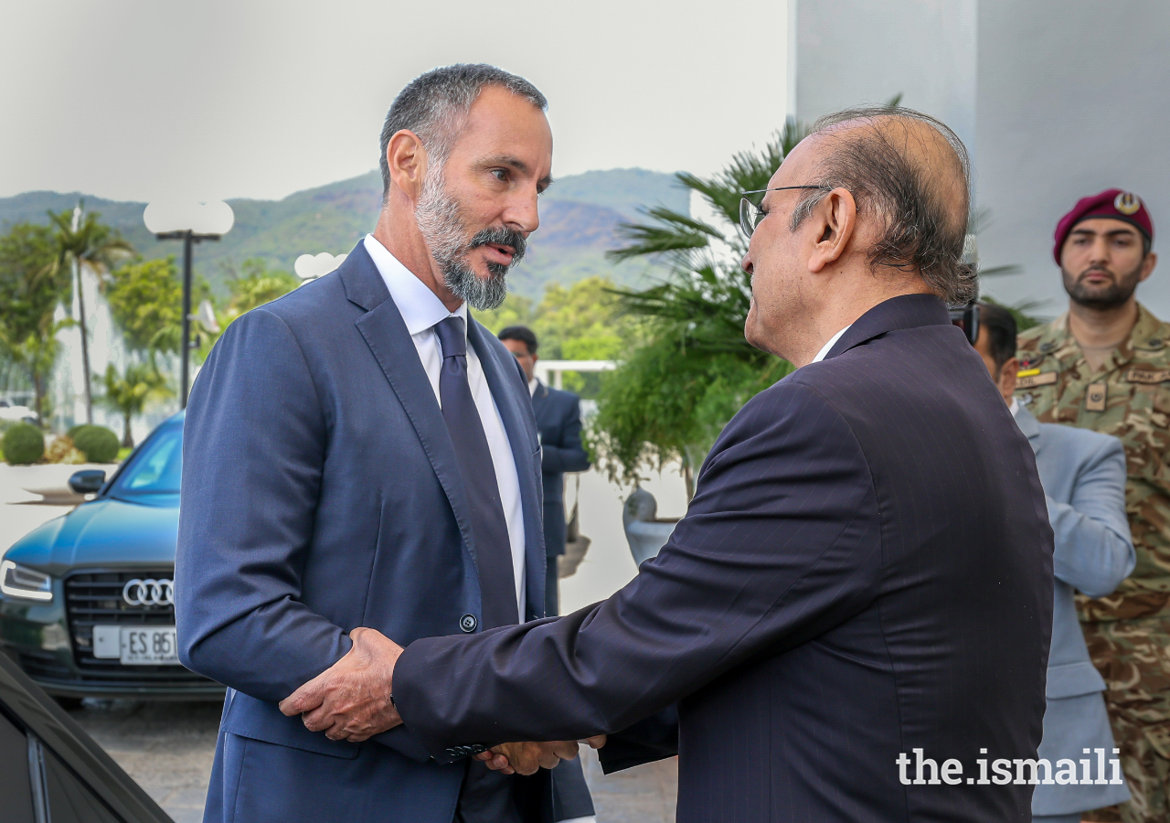 Prince Rahim is greeted by Asif Ali Zardari, the President of Pakistan, upon his arrival at Aiwan-e-Sadr, the President’s official residence in Islamabad.