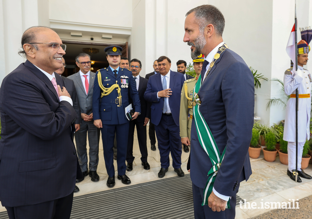 President Asif Ali Zardari bids farewell to Prince Rahim after conferring on him the Nishan-i-Pakistan, the nation’s highest civilian award.