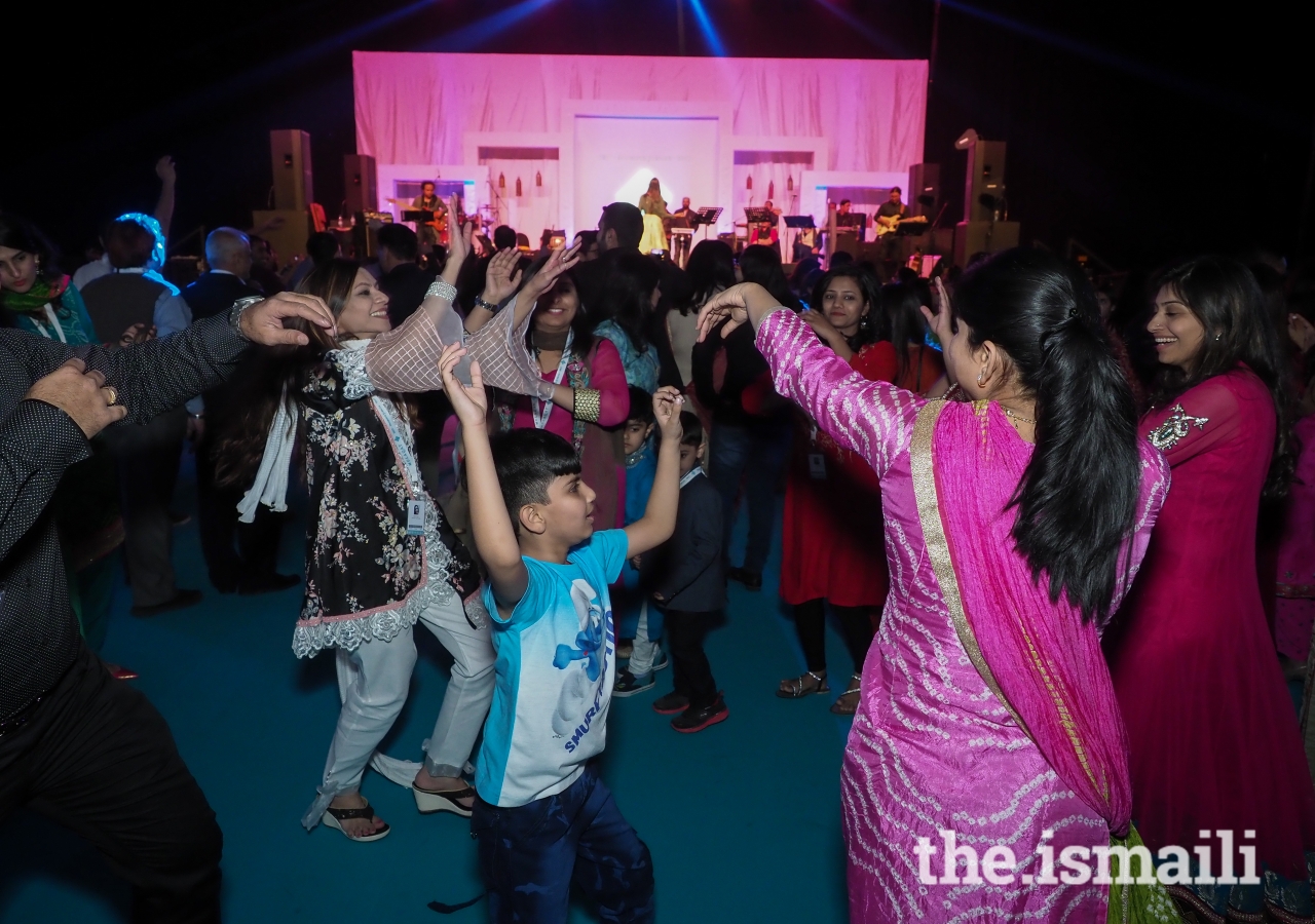 The Jamat enjoys an evening of music and dancing 