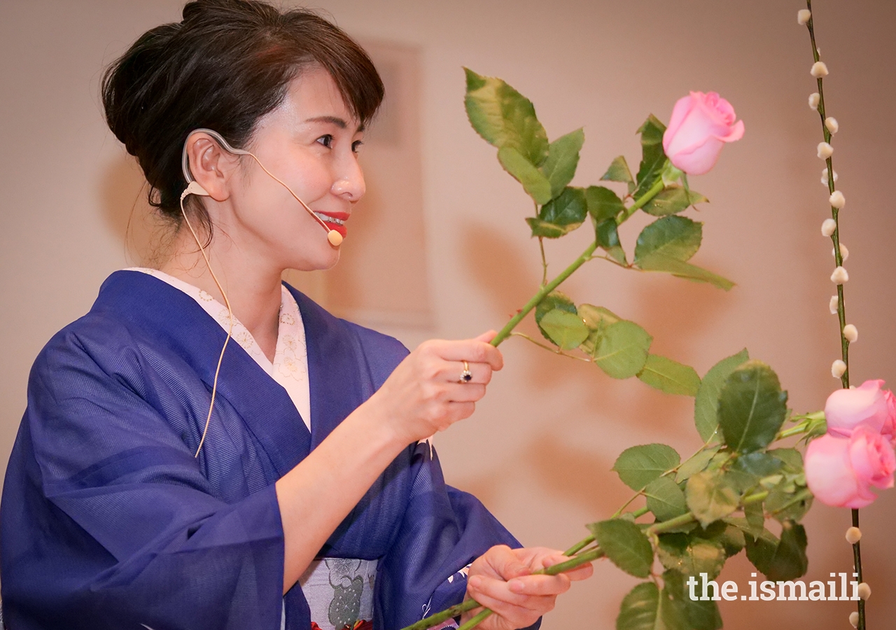 Ms Harue Oki, an art enthusiast and instructor, provided the audience an insight into the art of Ikebana.