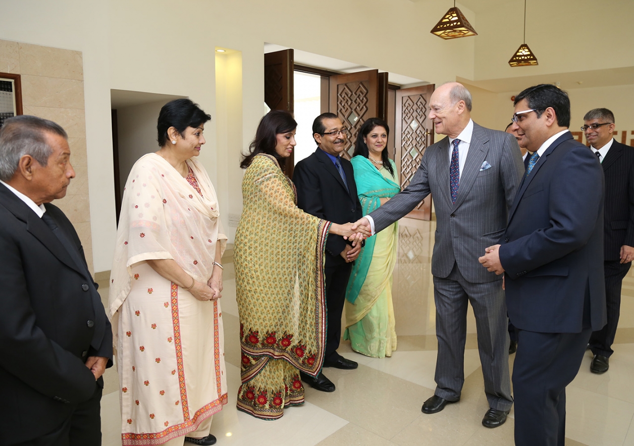 Prince Amyn is introduced to the leadership of the Dhaka and Chittagong Jamats by Ismaili Council for Bangladesh President Rai Sulaiman Ajanee. Ismaili Council for Bangladesh