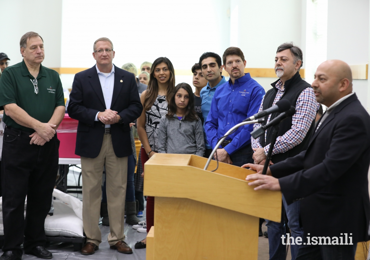 Ismaili Council for Central US Honorary Secretary Salim Rahimi appreciates volunteers for dedicating their Thanksgiving Day morning in the spirit of gratitude and compassion for those in need.