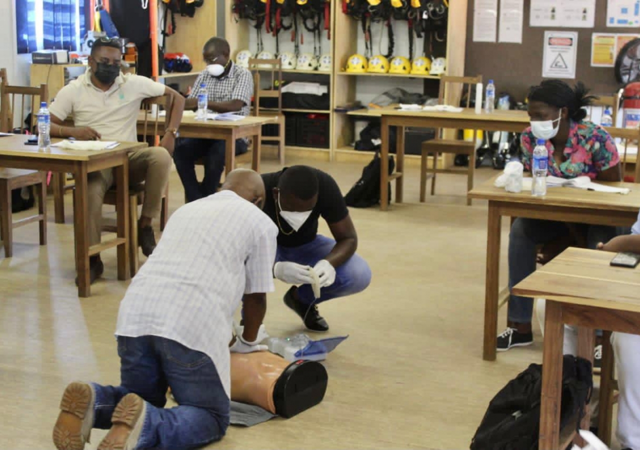 AKF-M staff members in practical first aid exercises