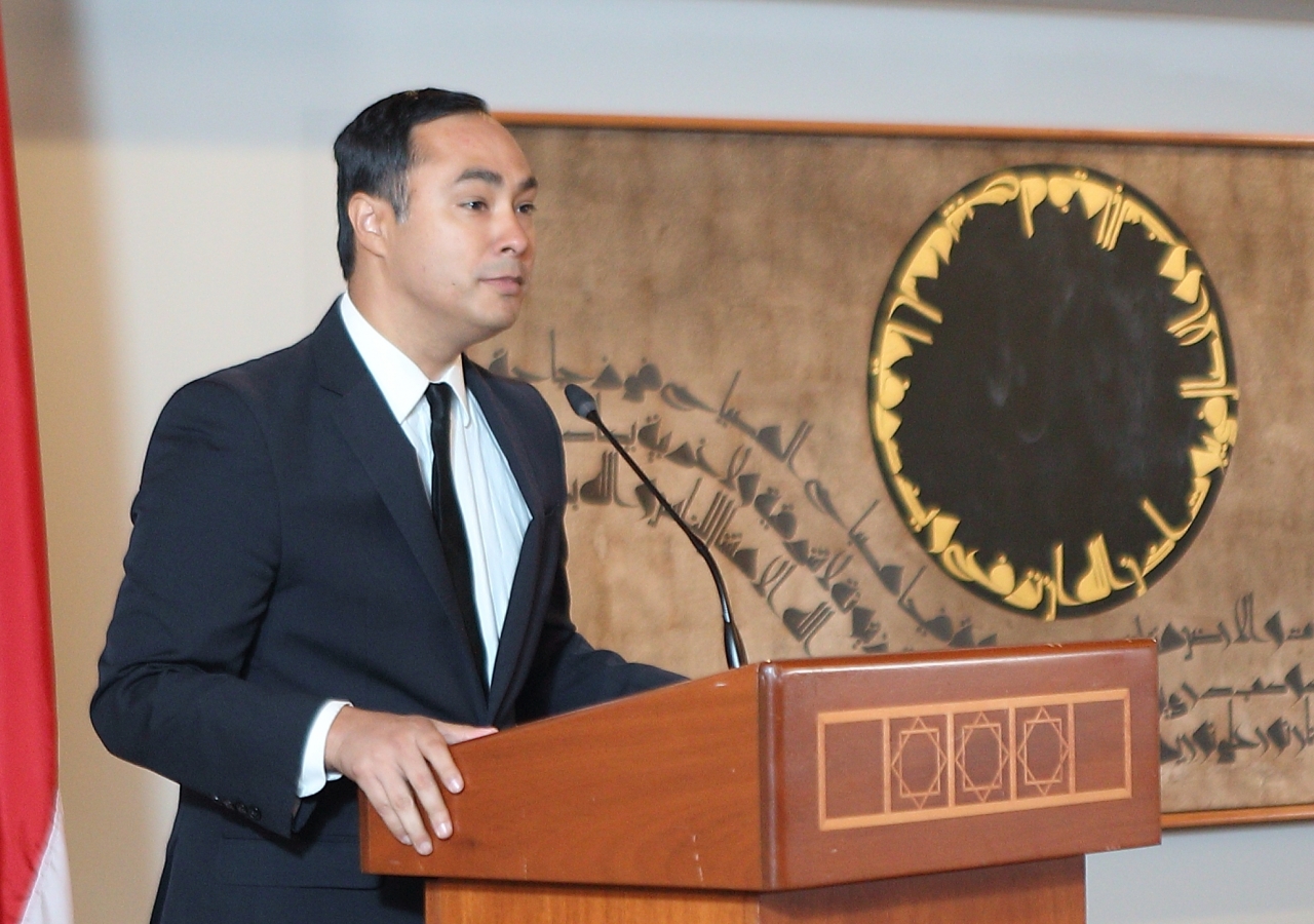 Congressman Joaquin Castro addressing the audience at the Eid Luncheon