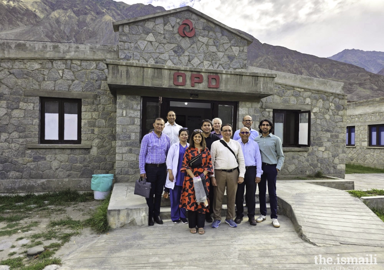 Neonatal ICU and Emergency Medicine Team Members from the USA visiting Singhal Medical Center with local leadership.