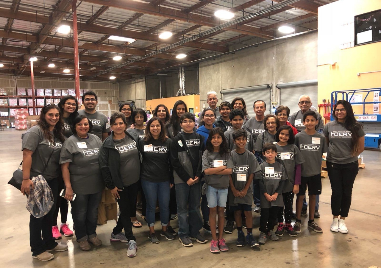 Feeding America San Diego: I-CERV San Diego packed meals and oranges for local fire victims.