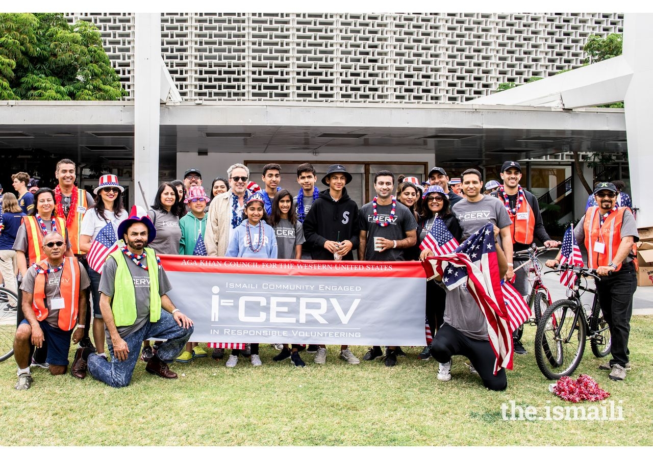 The Los Angeles I-cerv team joins California Assemblyman Richard Bloom at Santa Monica’s 4th of July Parade.