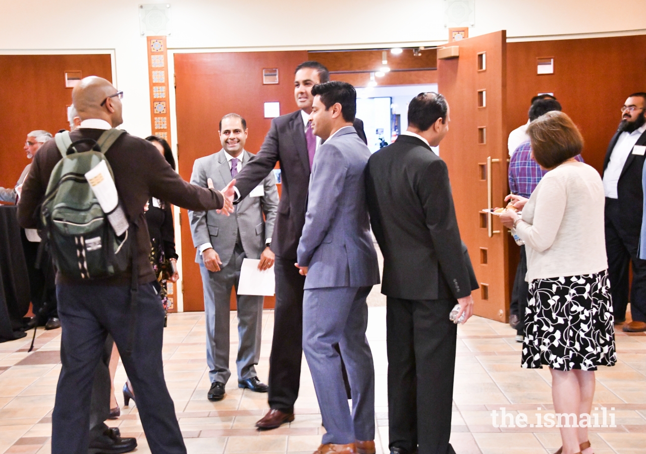 Attendees networking at the 2018 Mediators’ Forum.