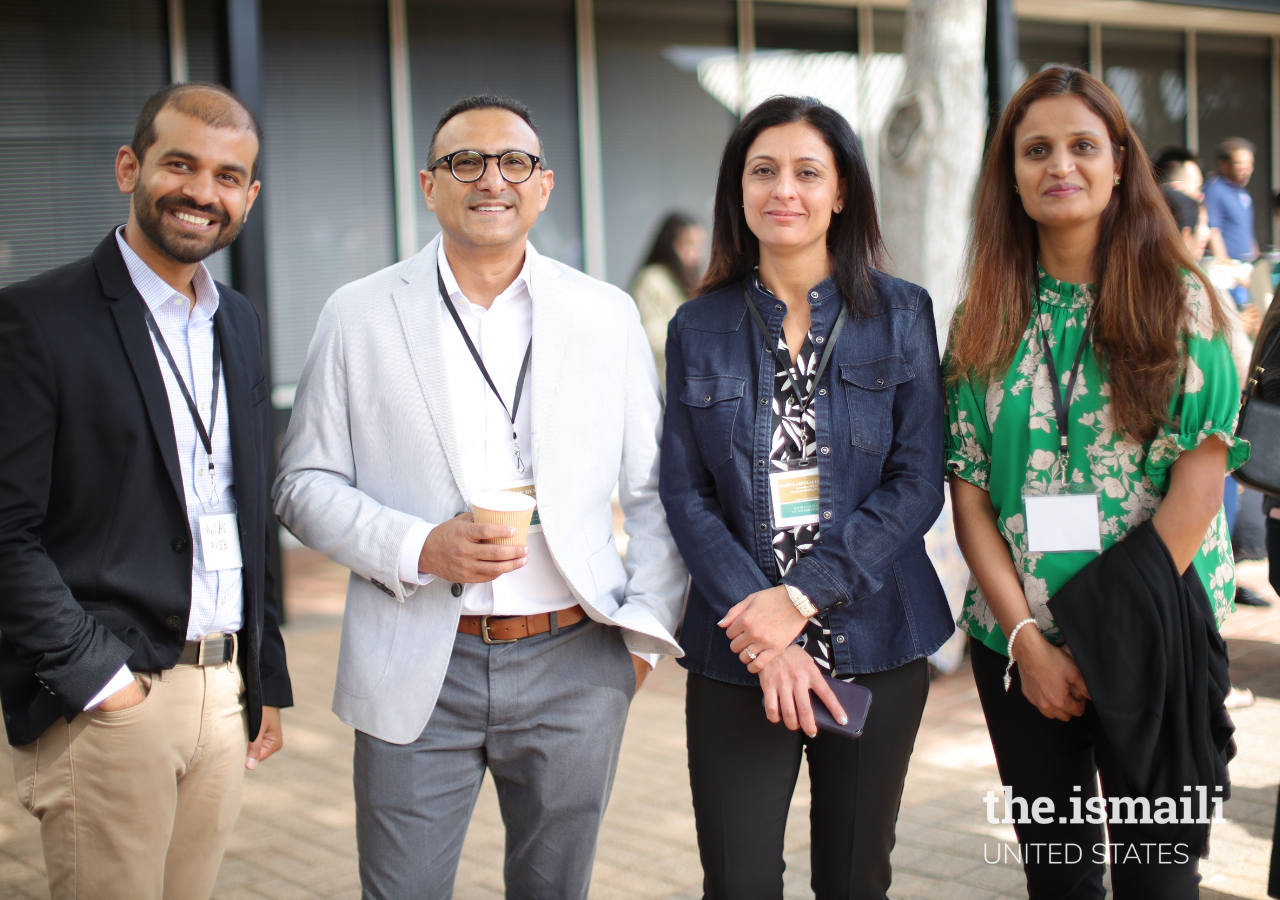  Institutional leaders of AKEB with other Jamati leaders at the Roz-e-Khanawada event.