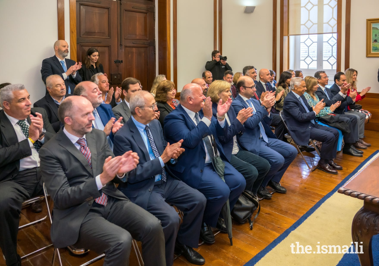 Guests applaud at the Municipality Day celebrations hosted by Sintra City Council.