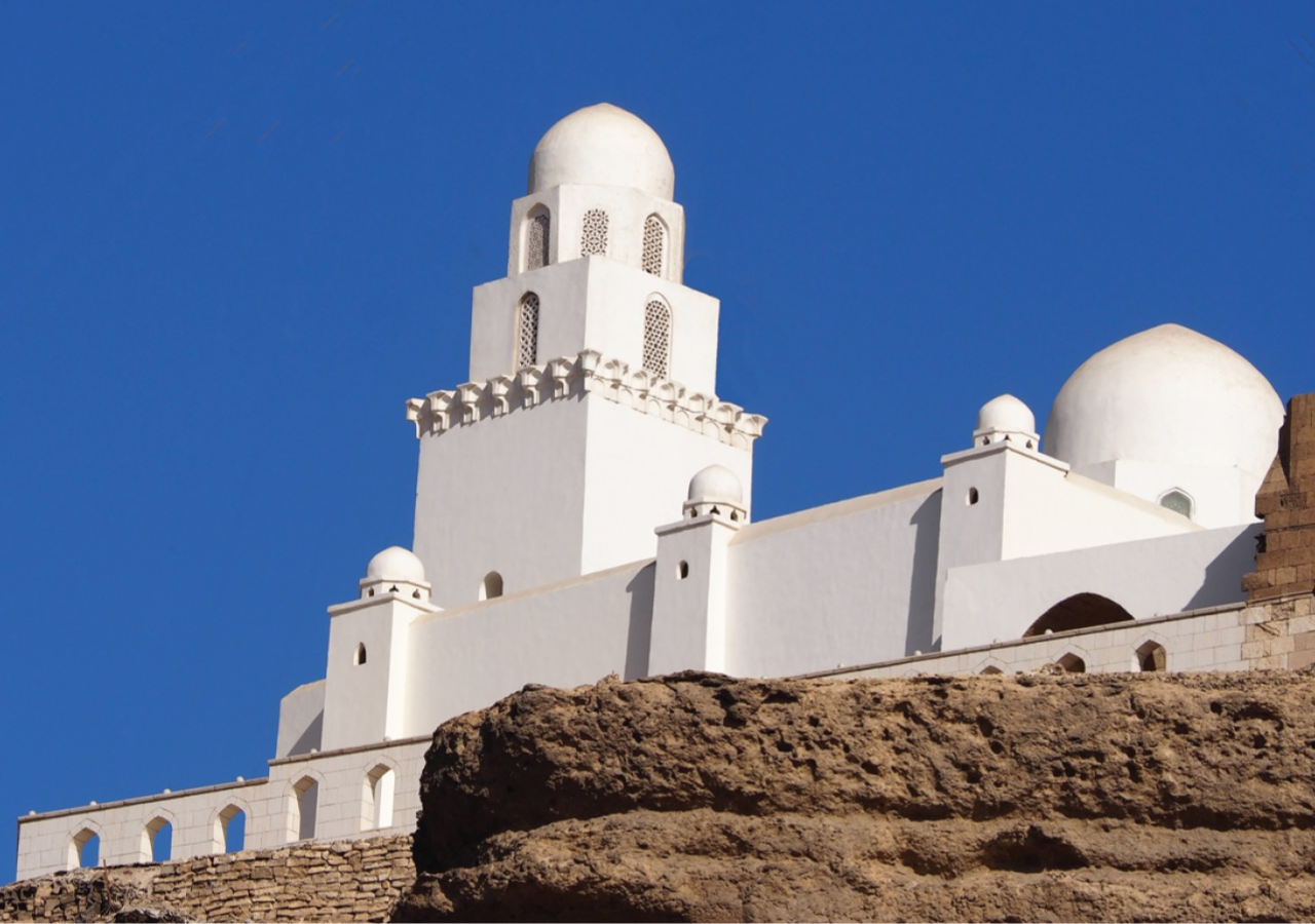 Al-Juyushi Mosque was built by the vizier Badr al-Jamali, and was completed in 1085 CE under the patronage of Fatimid Imam-Caliph al-Mustansir Billah.