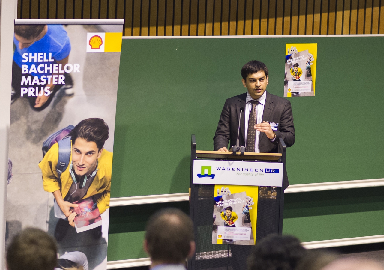 Zaid Thanawala speaking at the award ceremony where he received the 2014 Shell Bachelor Master Award for innovation and technology. Getty Images