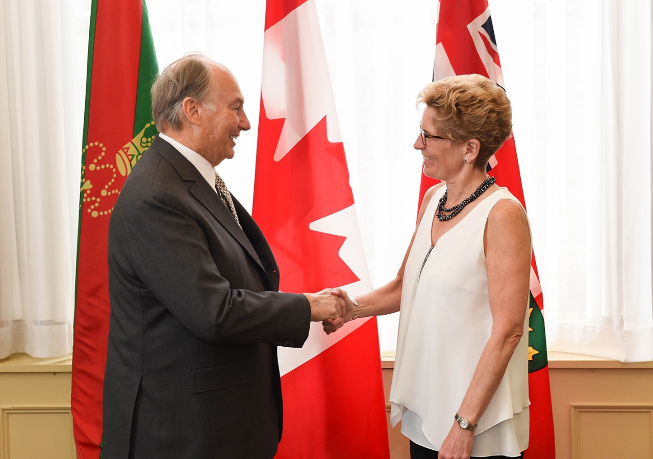 Mawlana Hazar Imam and Premier Kathleen Wynne shake hands after signing a historic agreement between the Ismaili Imamat and the Province of Ontario. Zahur Ramji