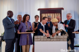 Princess Zahra (left) and Honorable Ummy Ally Mwalimu, Minister of Health of the United Republic of Tanzania (right), lay the foundation stone of the cancer care centre at the Aga Khan Hospital, Dar es Salaam, on 10 April 2022.