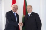 Mawlana Hazar Imam and Gordon Campbell, Canada's Representative to the Ismaili Imamat meet at Aiglemont. AKDN / Cécile Genest