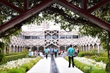 During the Diamond Jubilee Celebration in Lisbon, tours were arranged for members of the Jamat to visit the Ismaili Centre and its gardens.