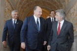 Mawlana Hazar Imam arrives at the Portuguese Ministry of State and Foreign Affairs with Foreign Minister Luis Amado for the signing of the international agreement between the Portuguese Republic and the Ismaili Imamat. They are accompanied by AKDN Residen