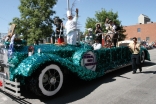 Calgary’s Ismaili Muslim community was honoured to win the 2006 Best Overall and Most Creative prize for their float, which partnered with the Calgary Meals on Wheels agency.