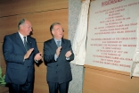 Mawlana Hazar Imam and President Sampaio applaud following the unveiling of the commemorative plaque.