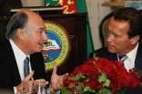 Mawlana Hazar Imam and Governor Schwarzenegger engaged in conversation during the luncheon at Stanford Mansion.