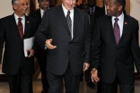 Mawlana Hazar Imam in conversation with Prime Minister Aires Bonifacio Ali and AKDN Resident Representative Nazim Ahmed at the newly refurbished Polana Serena Hotel.