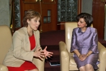 British Columbia Premier Christy Clark and Samira Alibhai, President of the Ismaili Council for British Columbia, engage in discussion at the Ismaili Centre, Burnaby.